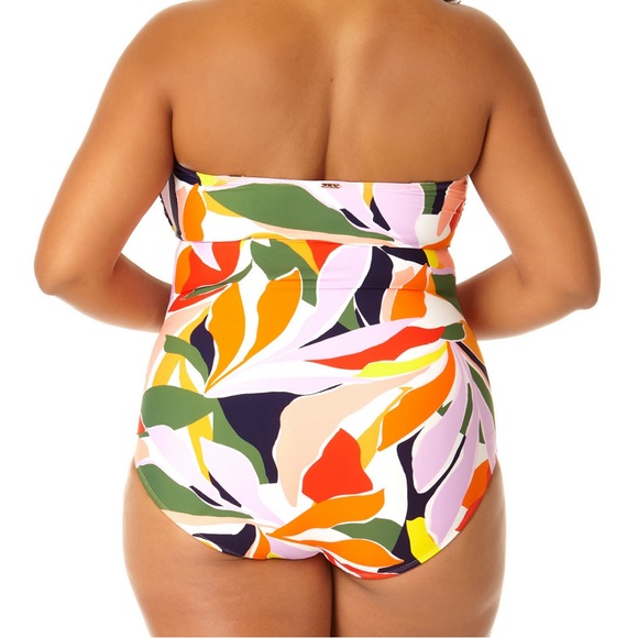 Women's Twist-Front Printed One-Piece Bandeau Swimsuit - Picture 2 of 7